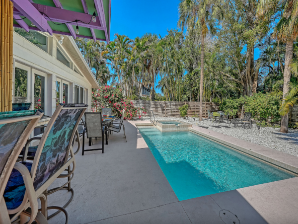Luxury Lido Key Vacation Home -Private Pool & Beach Access